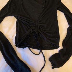 Long sleeve scrunched black crop top